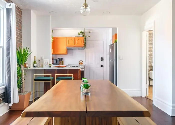 Jungle Gem By Jungle House Private Parking Reviews Downtown & Short North Walk To High Street Near Osu Convention Center & Nationwide Arena Columbus