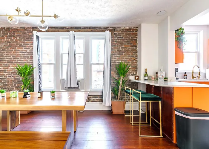 Jungle Gem By Jungle House Private Parking Reviews Downtown & Short North Walk To High Street Near Osu Convention Center & Nationwide Arena Columbus